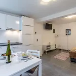 Sonja Apartman *